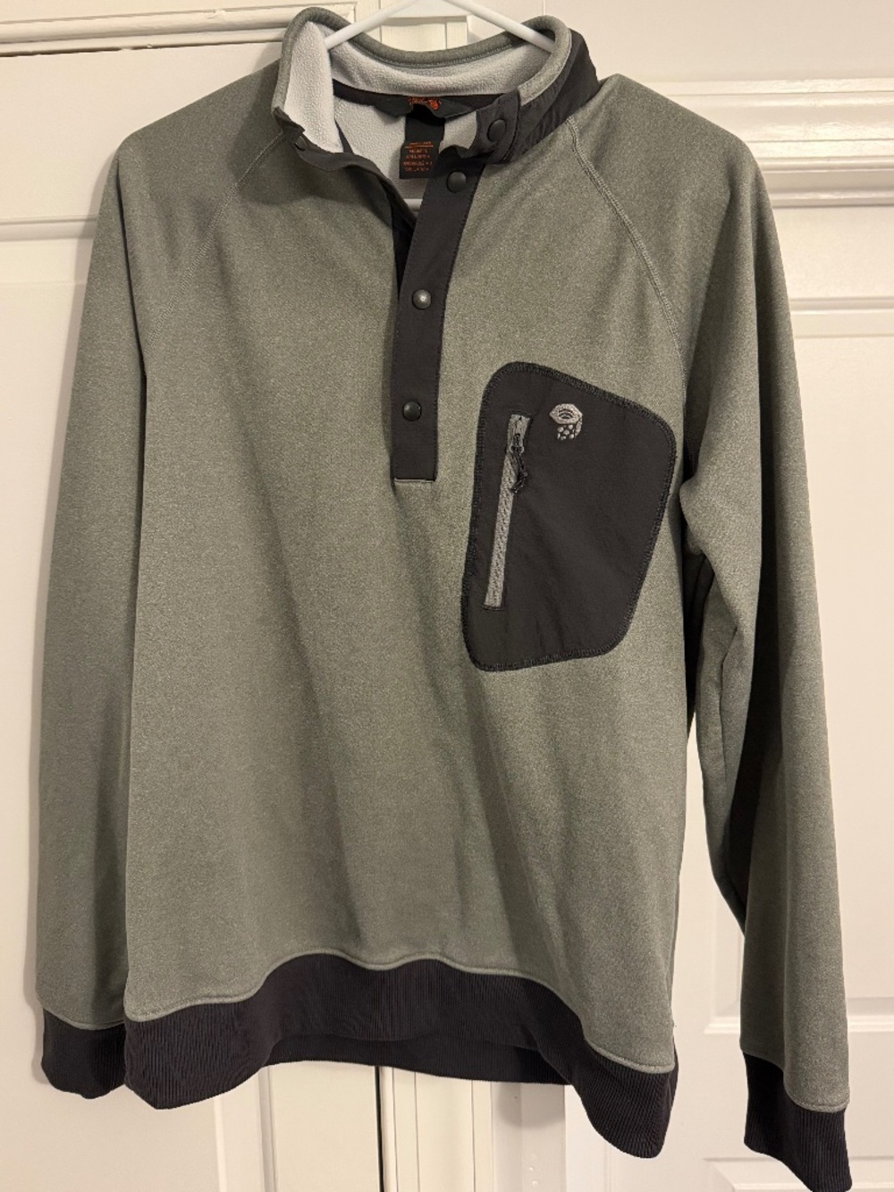 Mountain Hardwear Men's Grey Pullover Sweatshirt